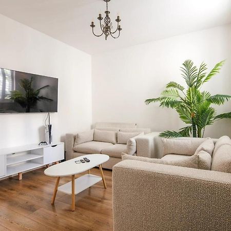 Spacious 3 Bedroom Home With Ps5 And Pool Table Near O2 Arena Canary Wharf And Elizabeth Line To Central London Exterior foto