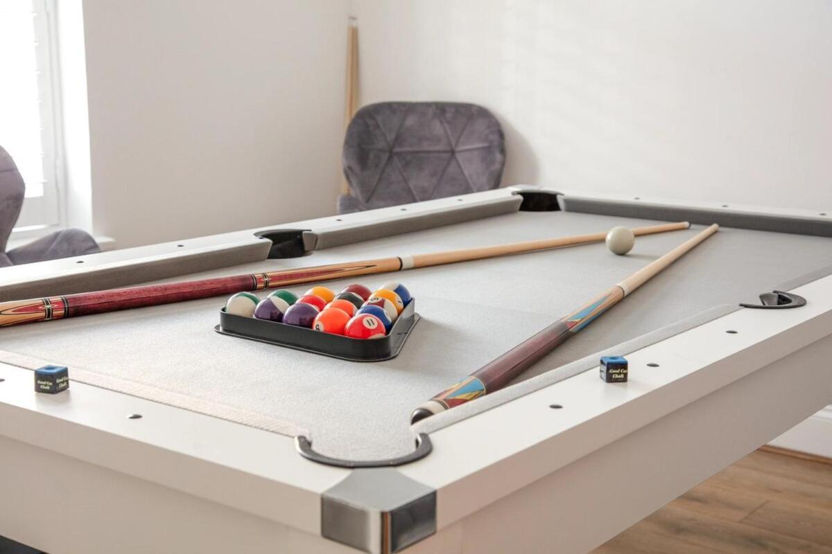 Spacious 3 Bedroom Home With Ps5 And Pool Table Near O2 Arena Canary Wharf And Elizabeth Line To Central London Exterior foto