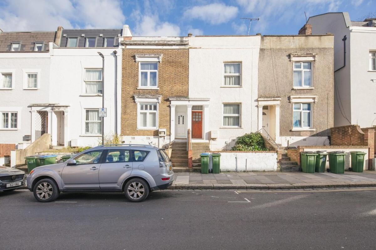 Spacious 3 Bedroom Home With Ps5 And Pool Table Near O2 Arena Canary Wharf And Elizabeth Line To Central London Exterior foto