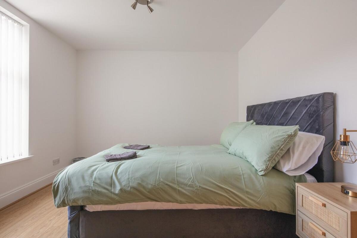 Spacious 3 Bedroom Home With Ps5 And Pool Table Near O2 Arena Canary Wharf And Elizabeth Line To Central London Exterior foto
