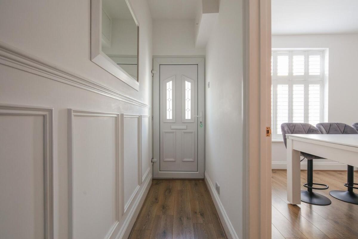Spacious 3 Bedroom Home With Ps5 And Pool Table Near O2 Arena Canary Wharf And Elizabeth Line To Central London Exterior foto